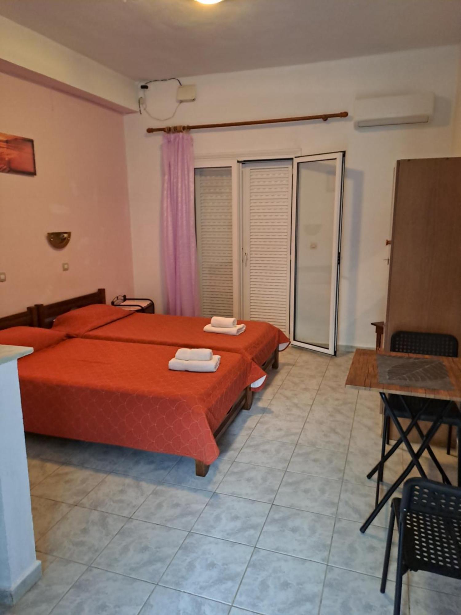 Tony'S Apartments Agios Georgios  Exteriör bild